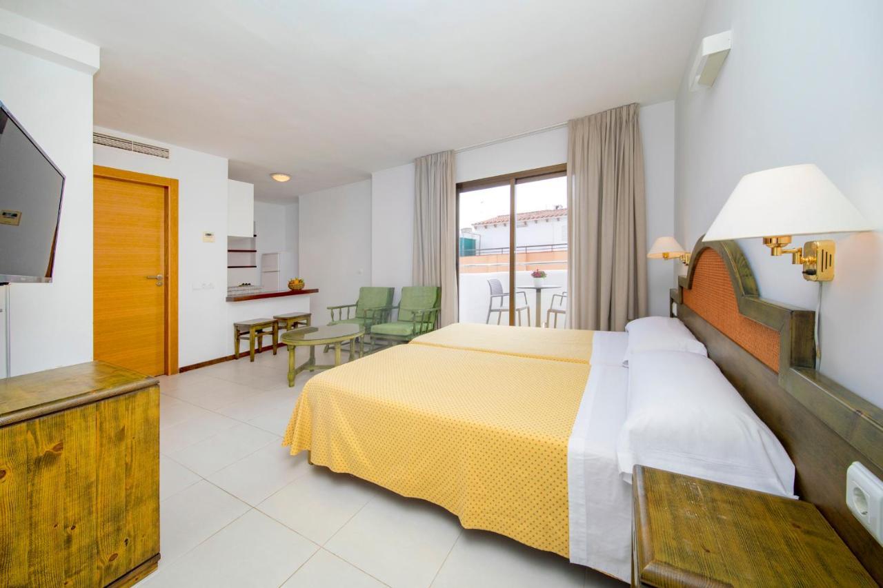 Apartamentos Bon Lloc سانتا أيُلاريا ذيس ريو المظهر الخارجي الصورة