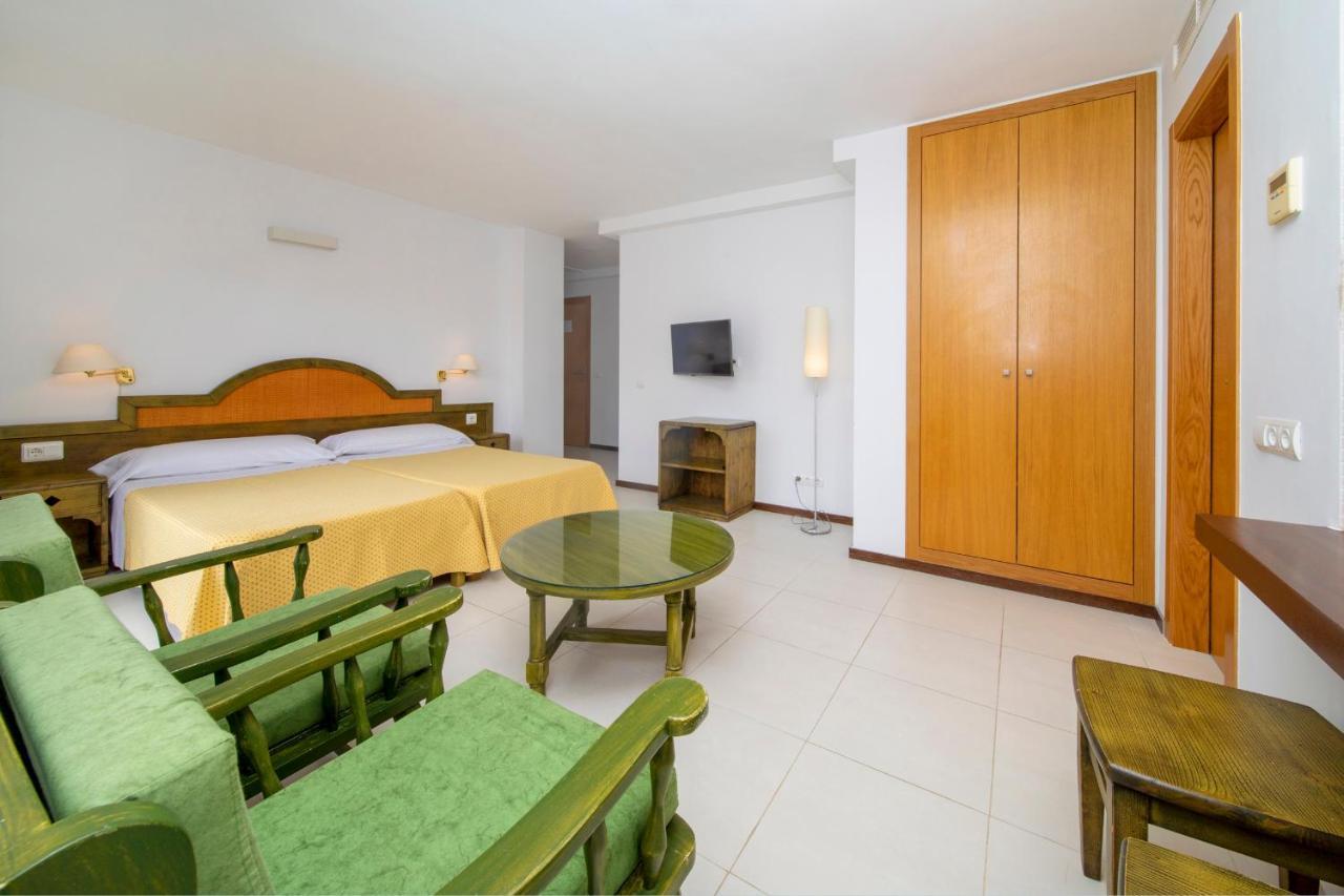 Apartamentos Bon Lloc سانتا أيُلاريا ذيس ريو المظهر الخارجي الصورة