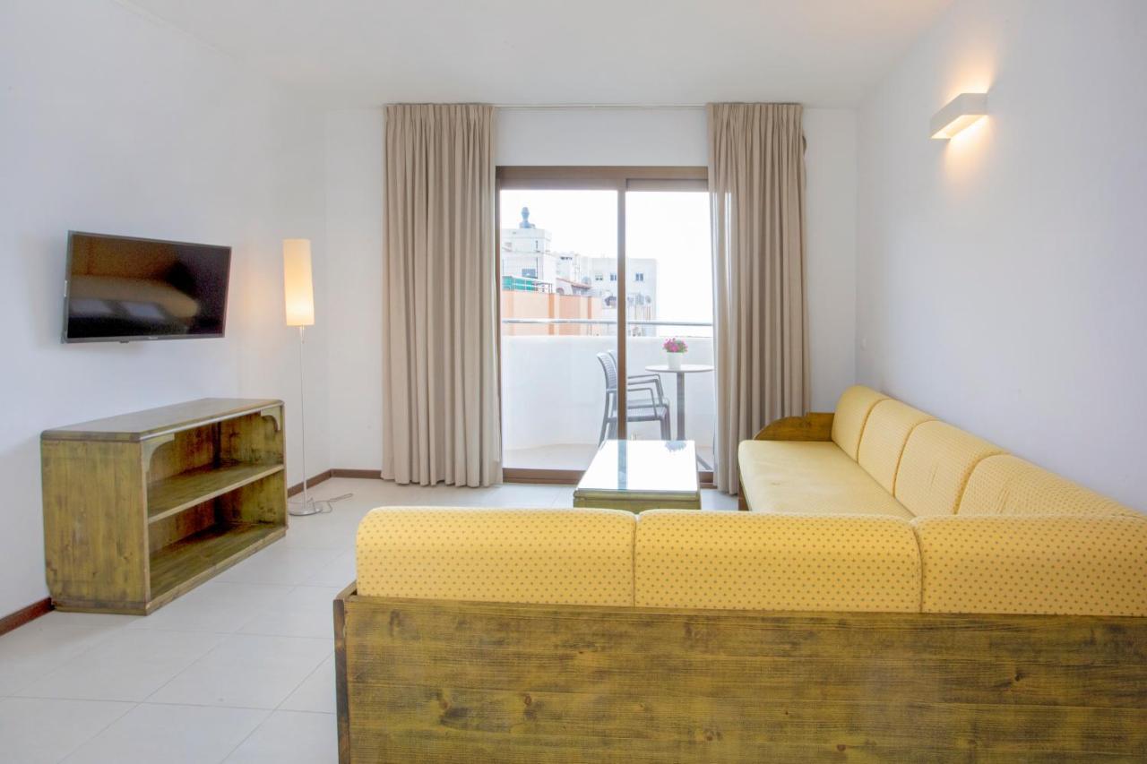 Apartamentos Bon Lloc سانتا أيُلاريا ذيس ريو المظهر الخارجي الصورة